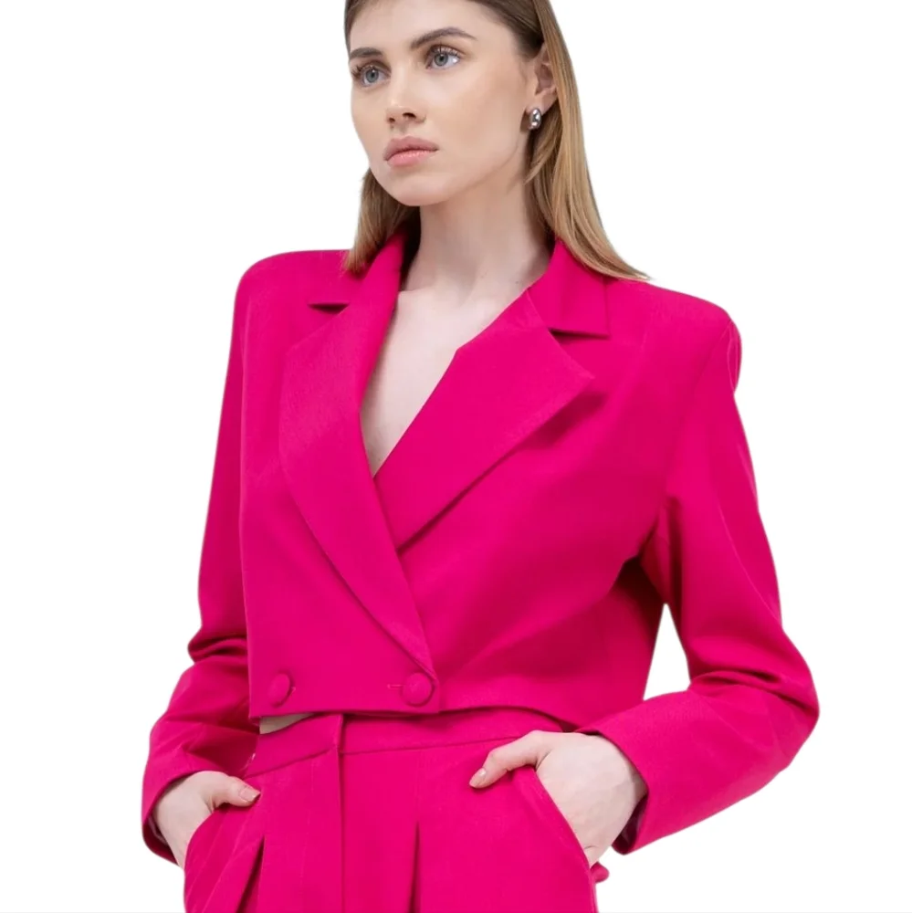 Klesis Fuschia Pink Cropped Blazer Jacket Boxy Modern Fit Menswear Girl Boss MD